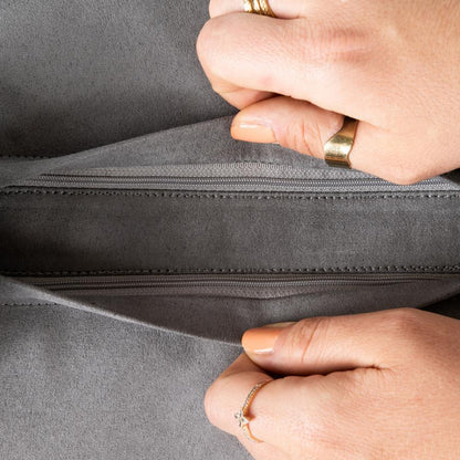 Winderen Half Pad showing zips